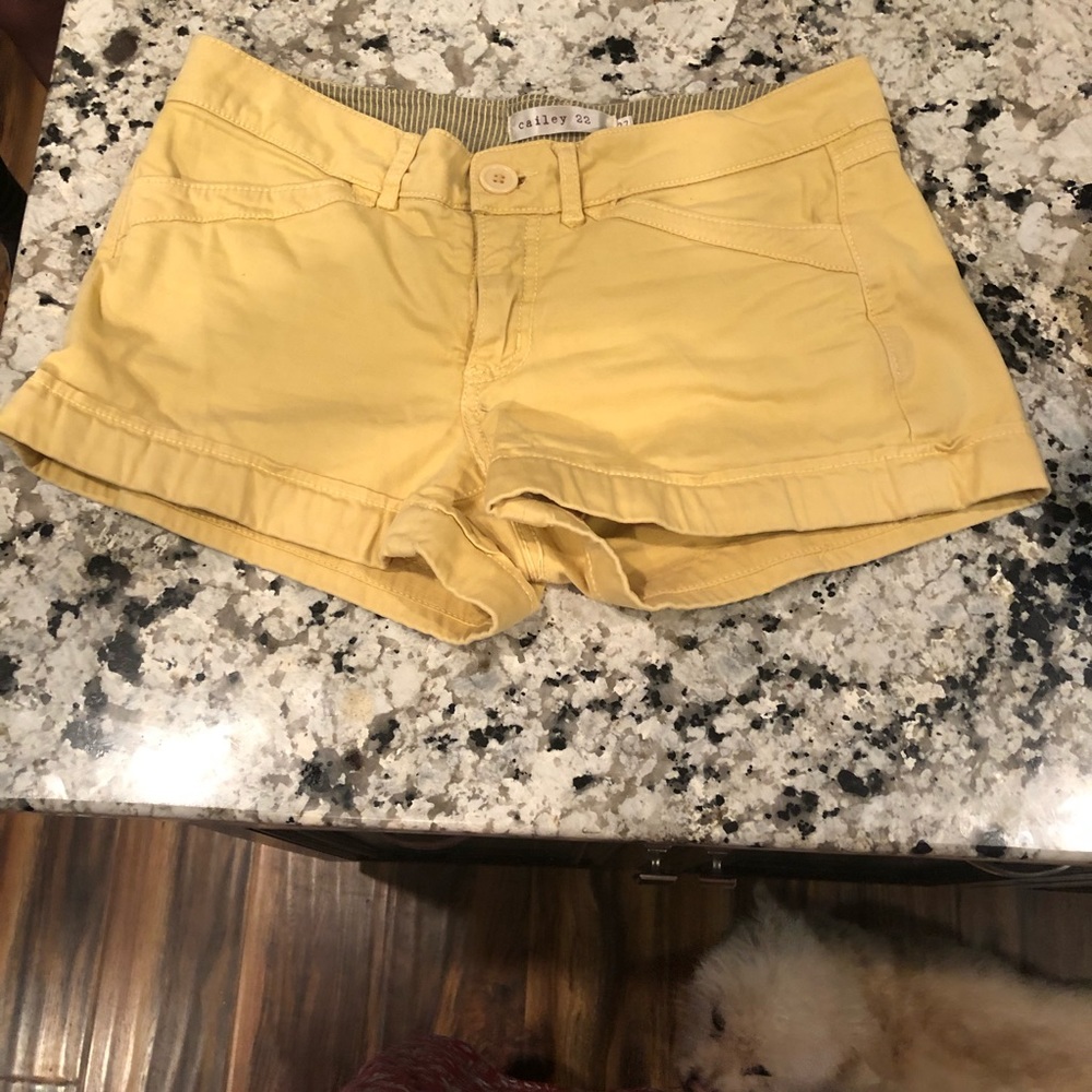 Cailey 22 yellow short shorts